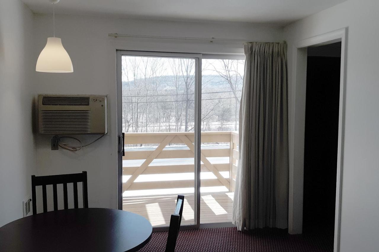 Iron Horse Inn Simsbury Kültér fotó